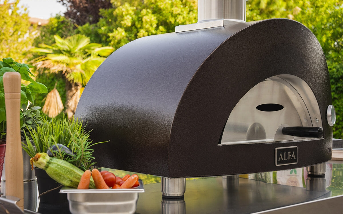 Classic Compact Gas-Fired Outdoor Pizza Oven